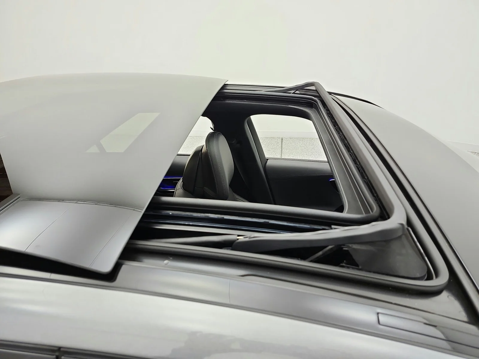 Used 2022 Selenite Grey Metallic Mercedes-Benz C 300 Sedan image 17