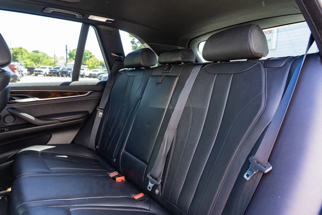 Used 2018 Gray BMW xDrive35d image 25