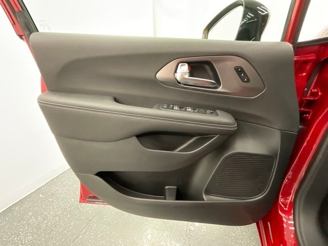 2026 Chrysler Pacifica Select - Photo 9