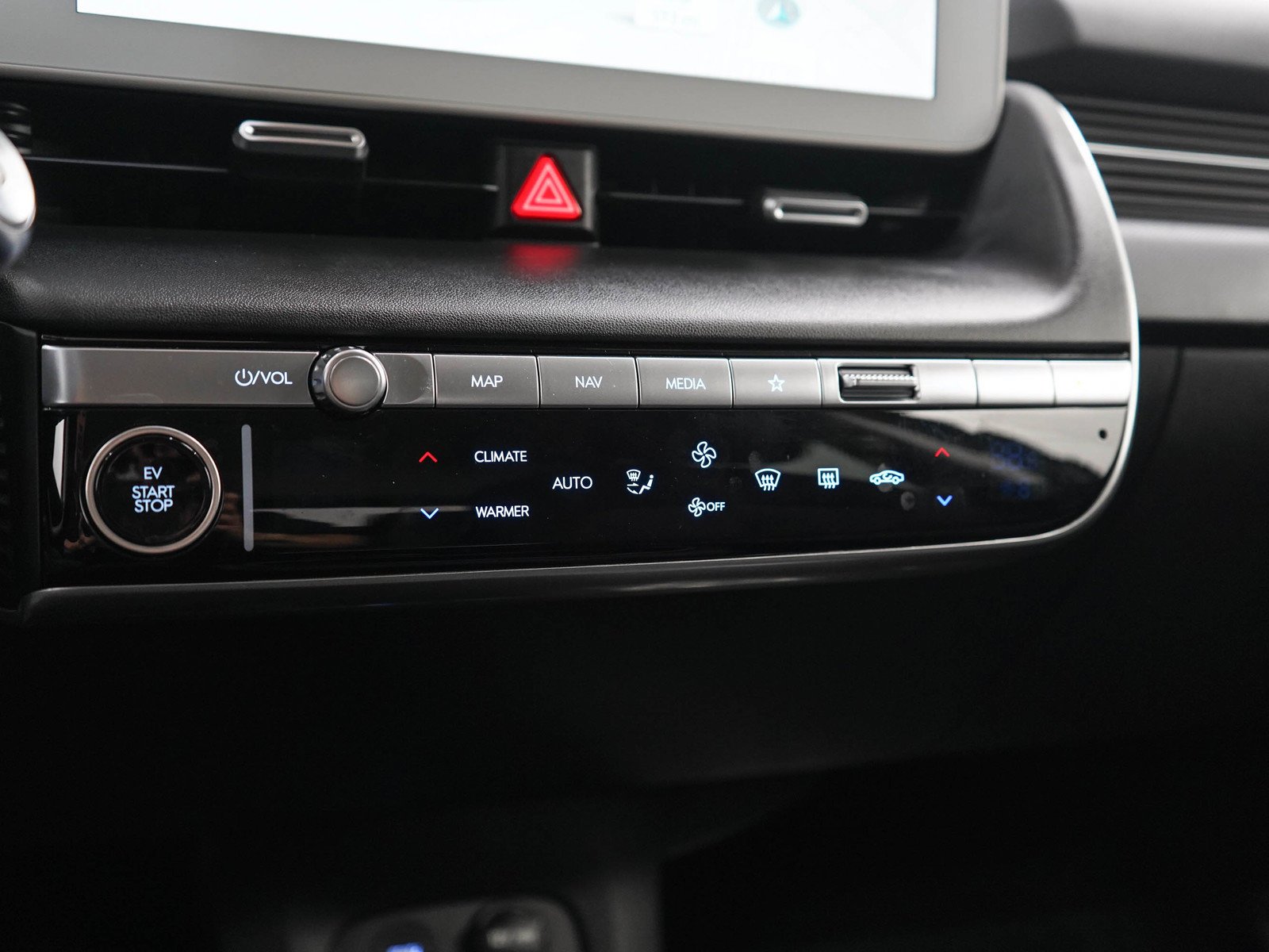 Used 2024 Digital Teal Hyundai SEL AWD image 23