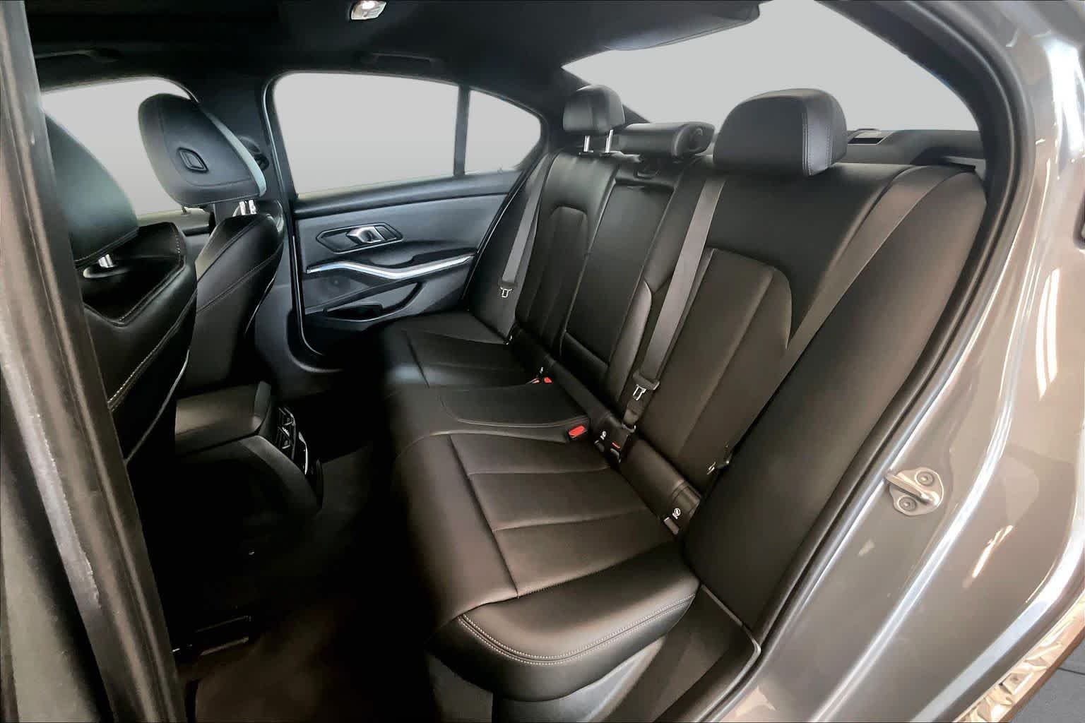 Used 2024 Skyscraper Grey Metallic BMW 330i image 16