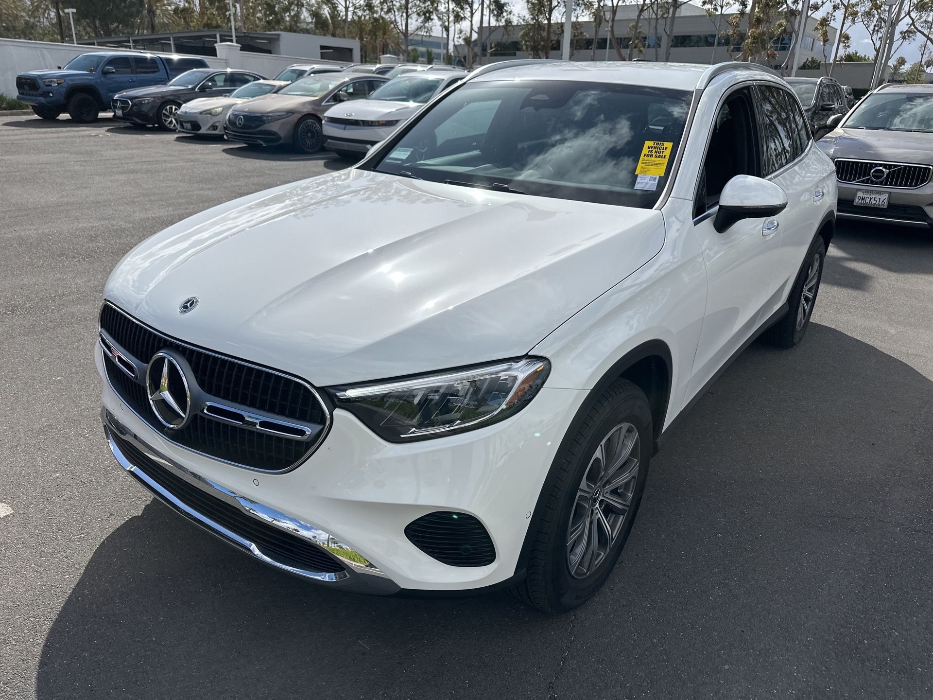 2026 Mercedes-Benz GLC GLC 300's photo