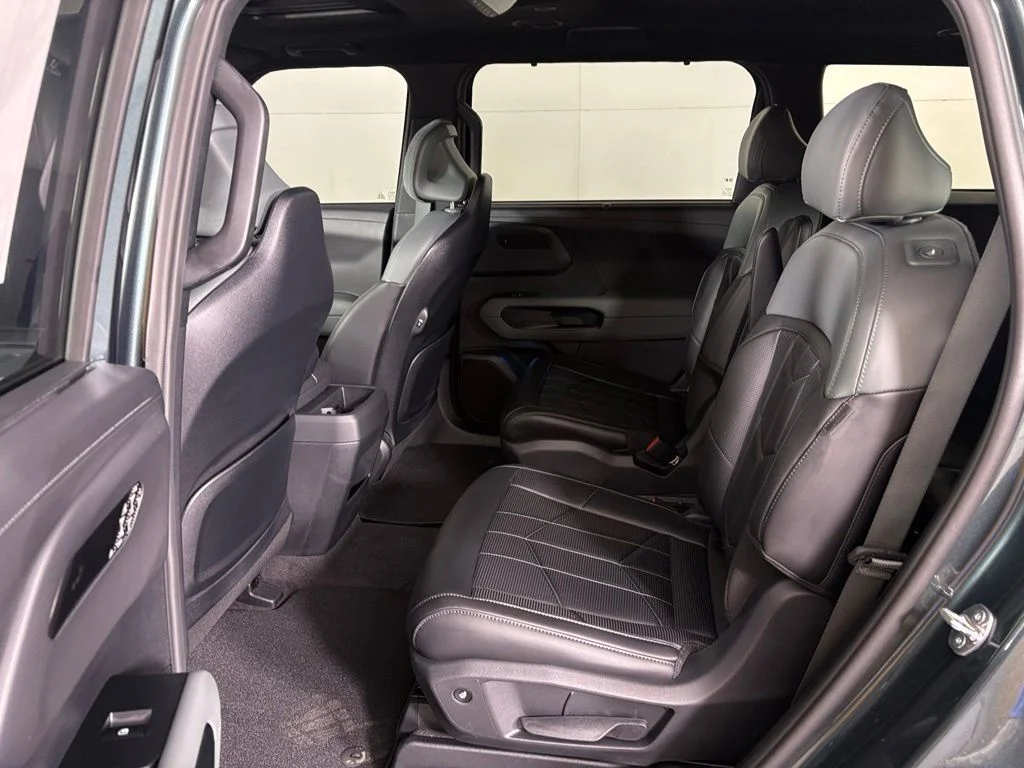 New 2027 Black Jade Green Kia X-LINE SX image 39