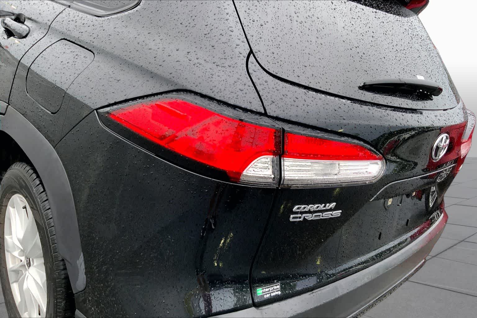 Used 2022 Jet Black Toyota LE image 27