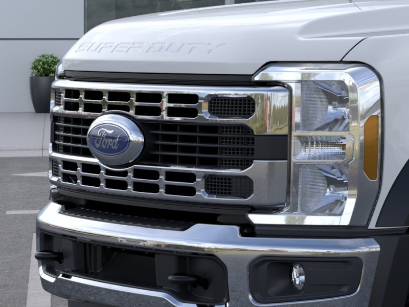 New 2026 Oxford White Ford F-600® XL image 17