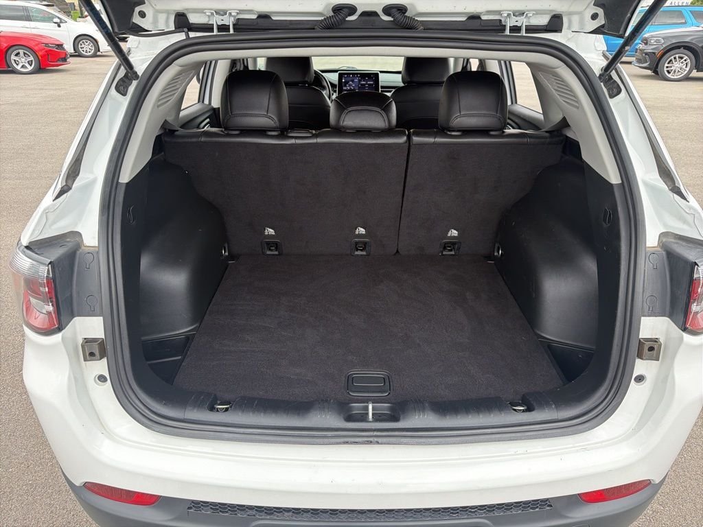 Certified Used 2022 White Jeep Latitude Lux image 20