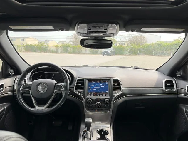 Used 2018 White Jeep Limited image 28