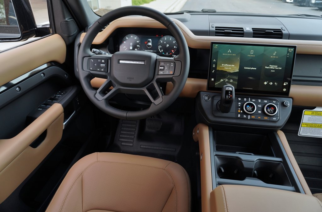New 2026 Santorini Black Land Rover X-Dynamic SE image 15