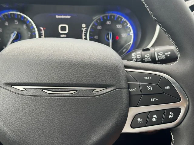 New 2027 Olive Green Pearl-Coat Exterior Paint Chrysler Select image 27