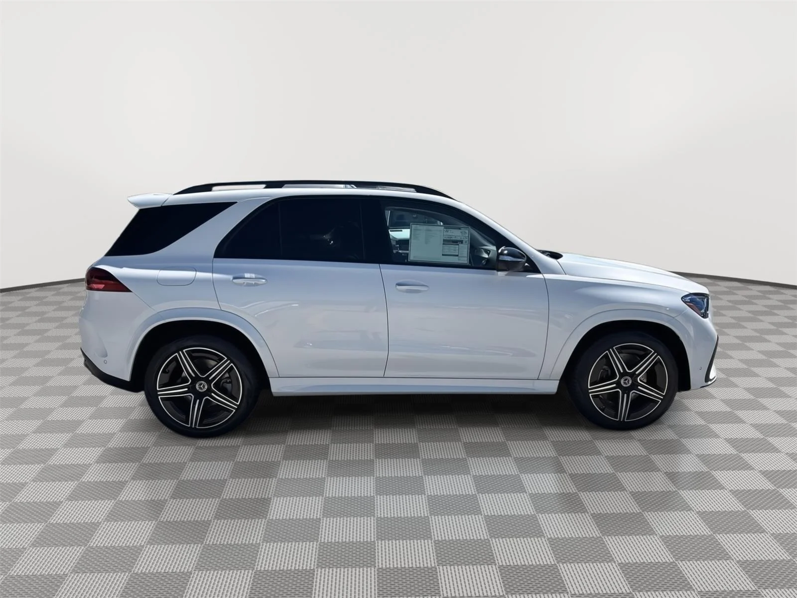 New 2026 MANUFAKTUR Moonlight White Metallic Mercedes-Benz GLE 350 image 2