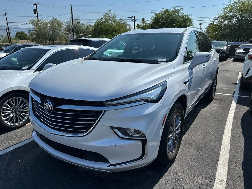 Used 2023 White Buick Essence image 3