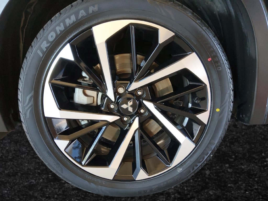 Used 2024 Black Mitsubishi SEL image 27