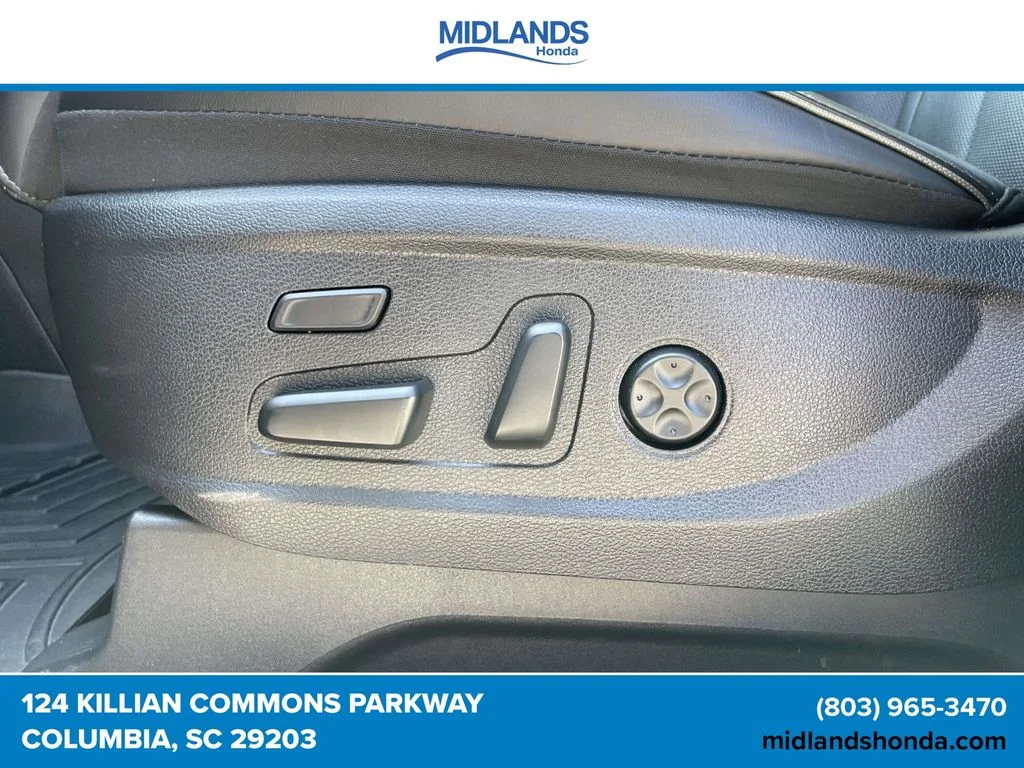 Used 2022 Silver Hyundai Limited image 16