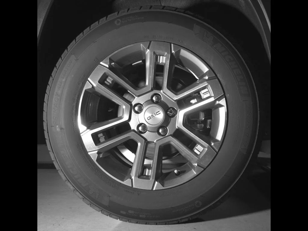 New 2027 White GMC Elevation image 14