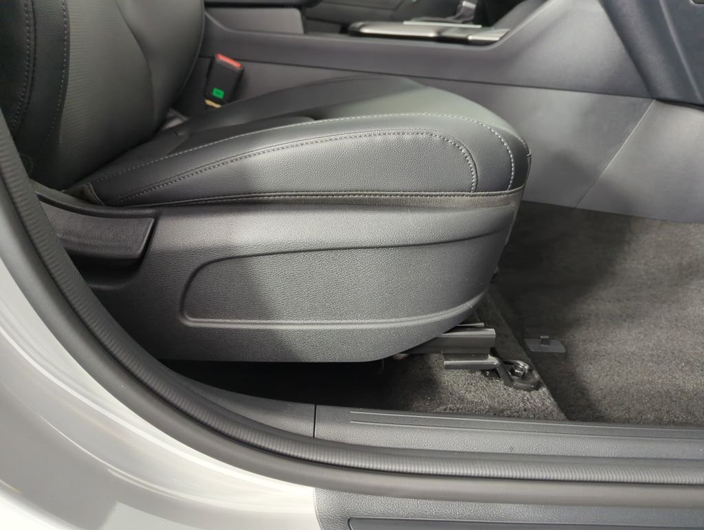 New 2026 Wolf Gray Kia EX image 37