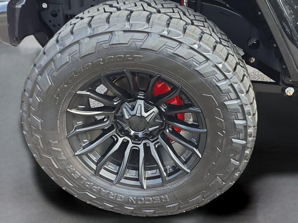 2025 Jeep Wrangler 4-Door Willys - Photo 11