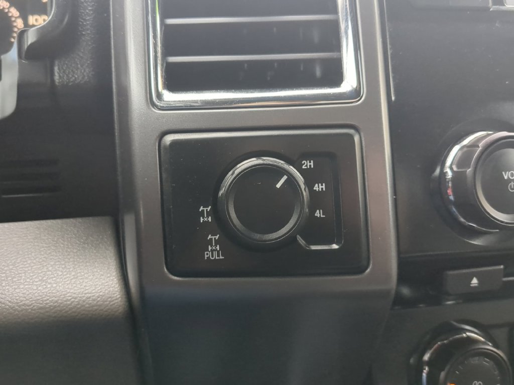 Used 2016 Gray Ford XLT image 28