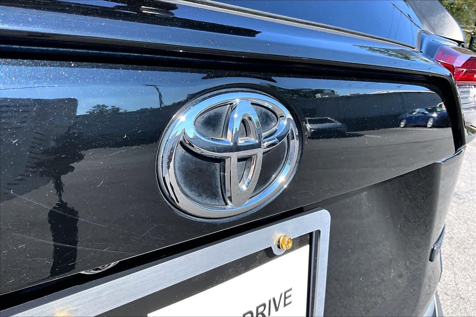 Used 2021 Midnight Black Metallic Toyota Adventure image 31