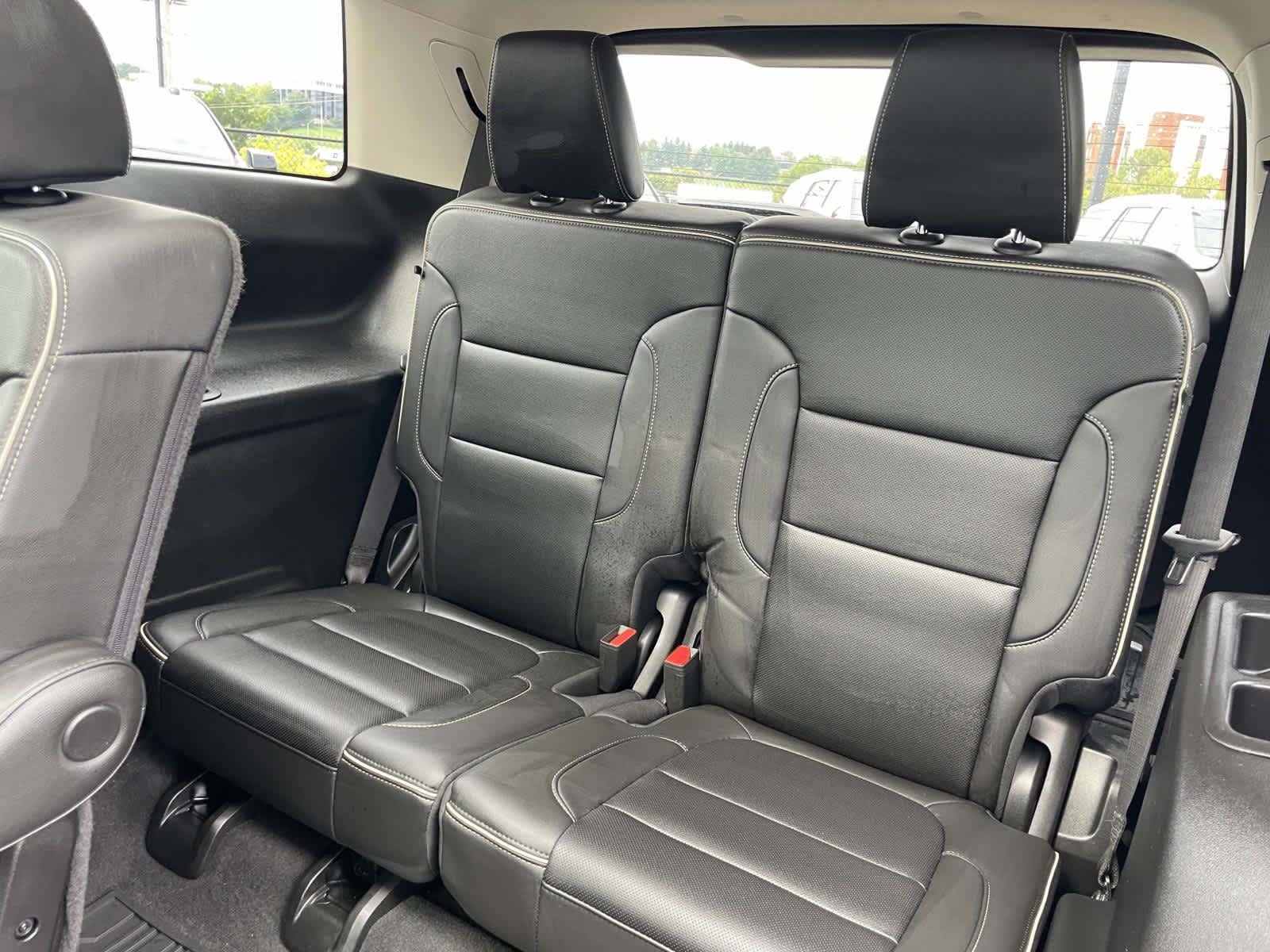 Used 2023 WHITE FROST TRICOAT GMC Denali image 25