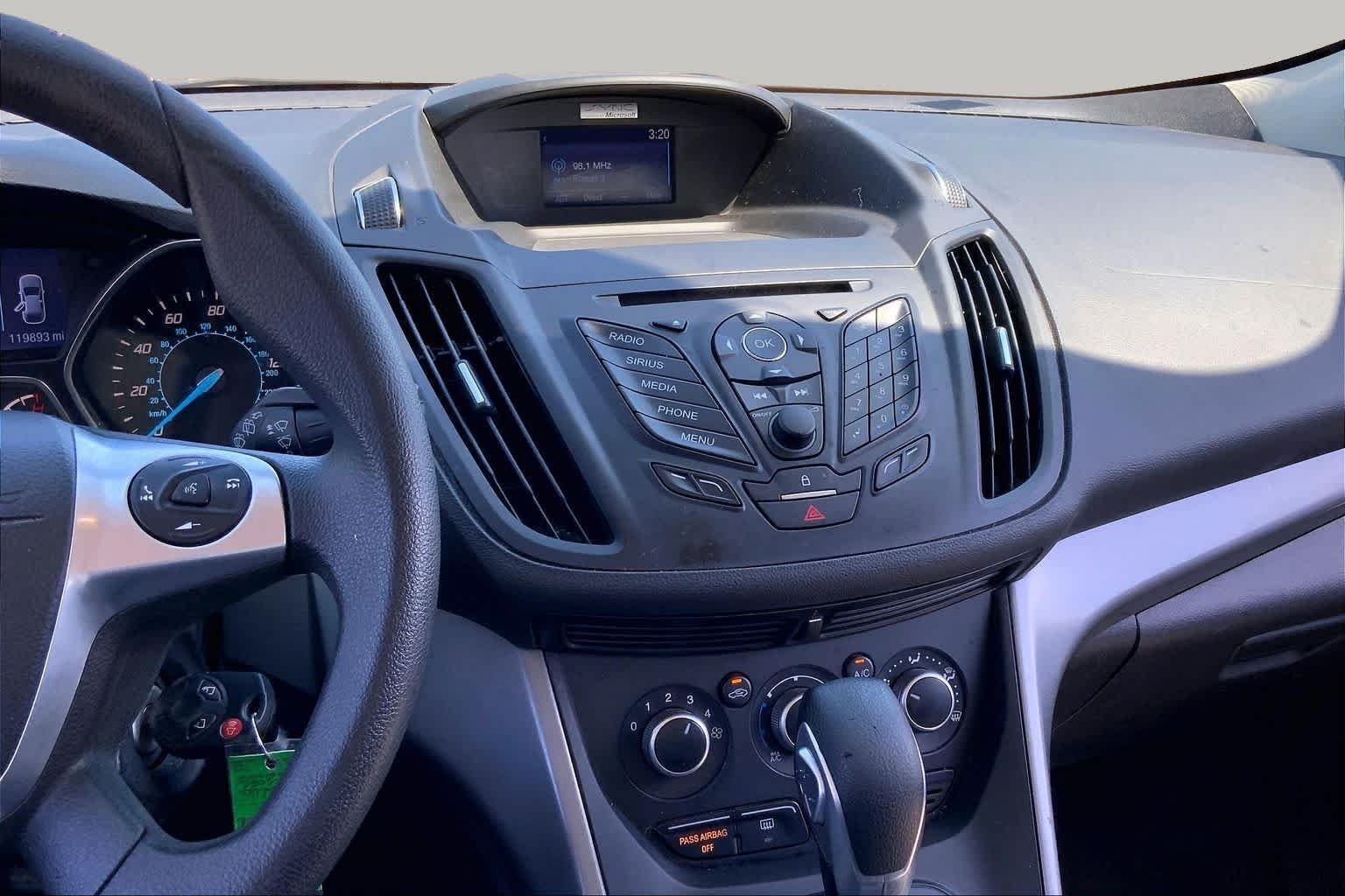 Used 2015 Blue Ford SE image 7