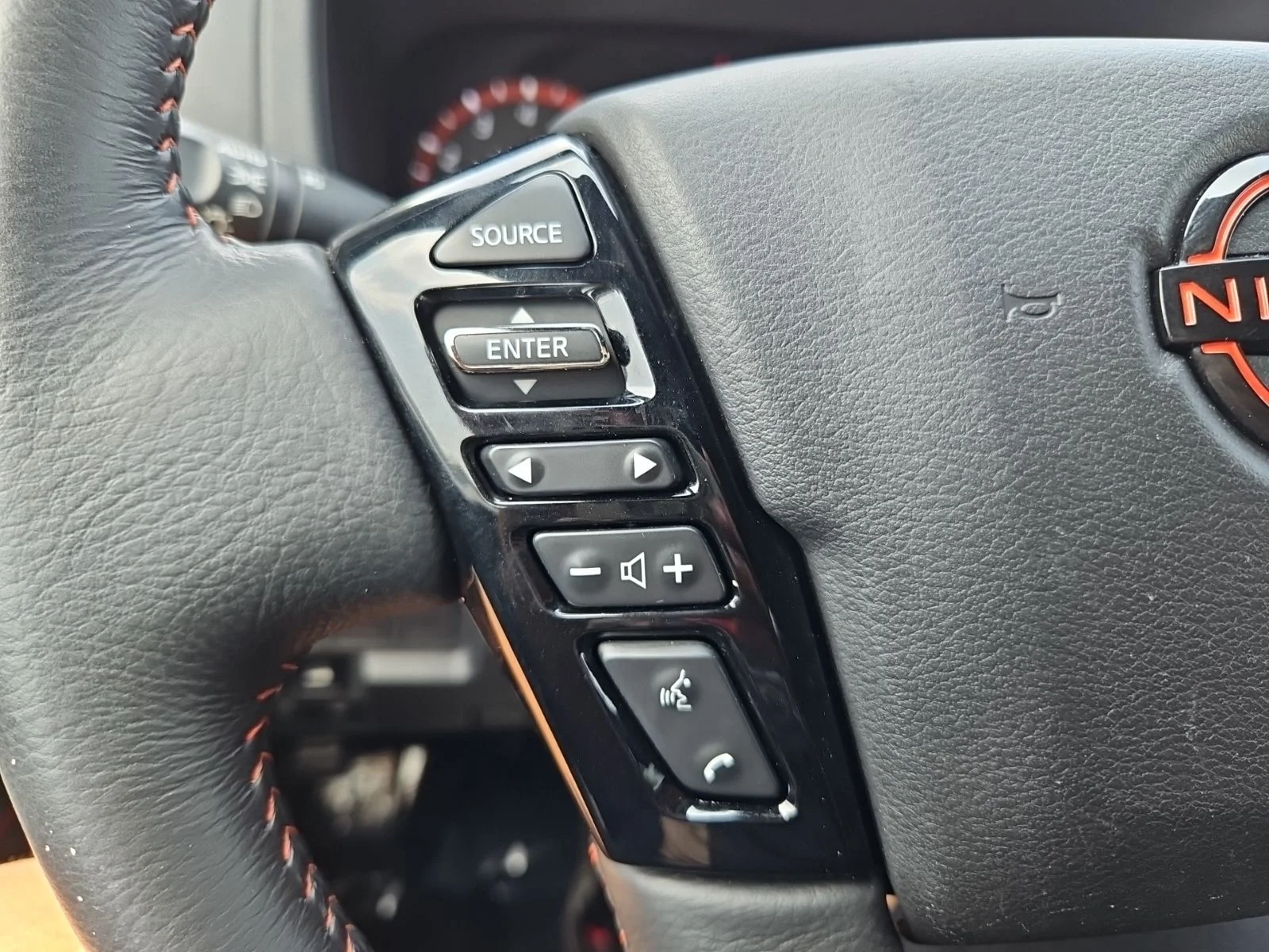 Used 2023 Black Nissan PRO-4X image 34