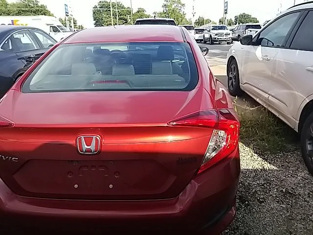 Used 2019 Red Honda LX image 17