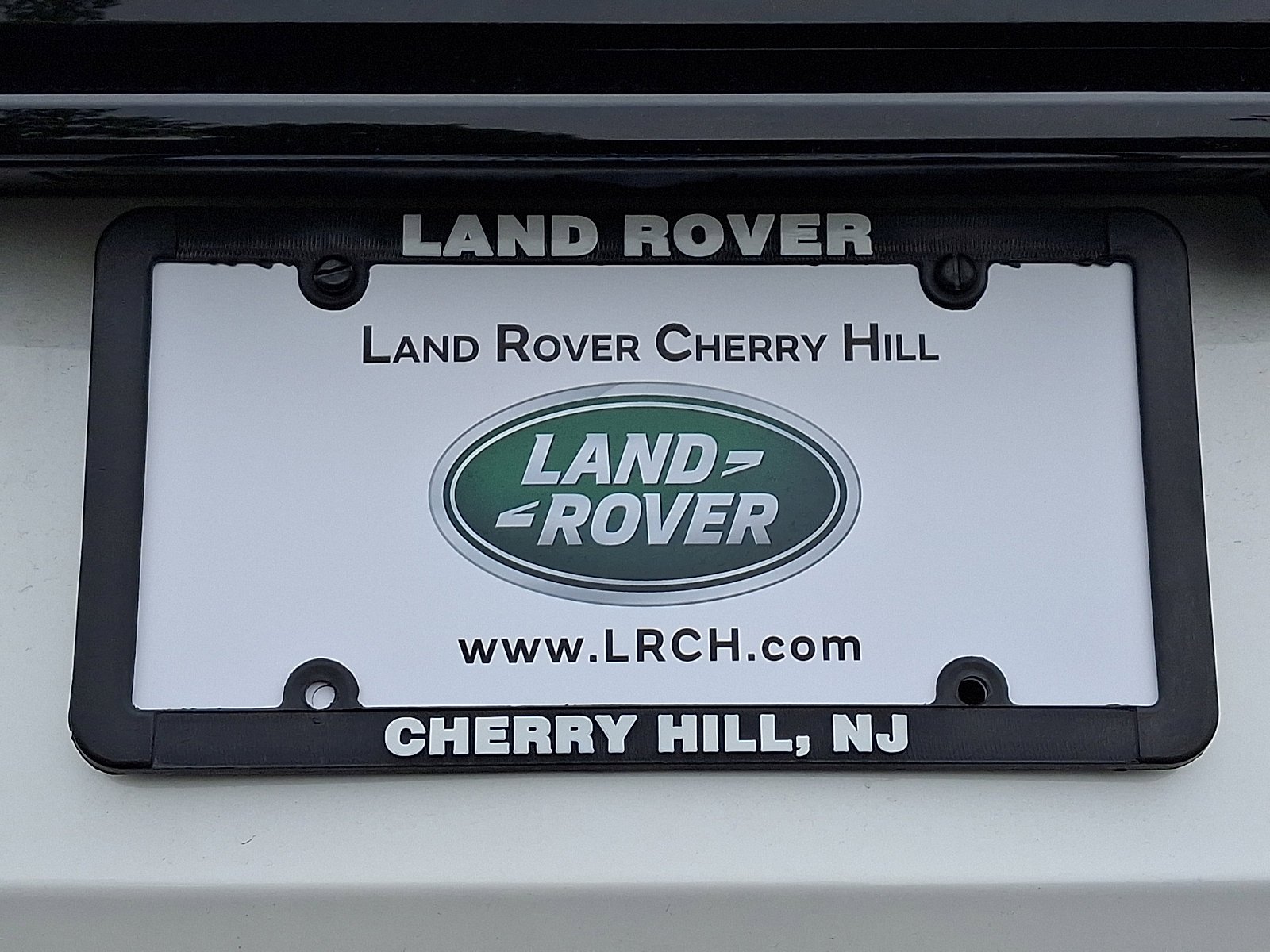 New 2026 Ostuni Pearl White Land Rover Dynamic SE image 18