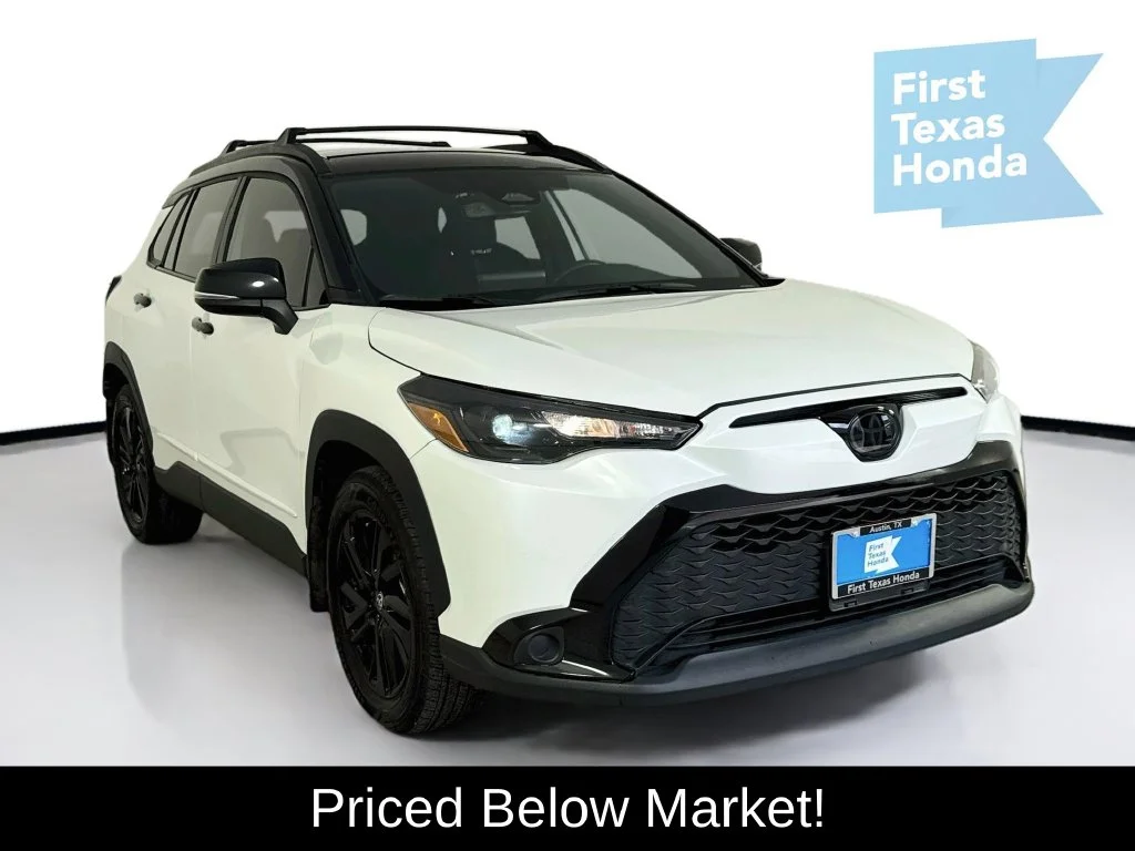 Used 2025 Wind Chill Pearl Toyota Hybrid Nightshade image 1