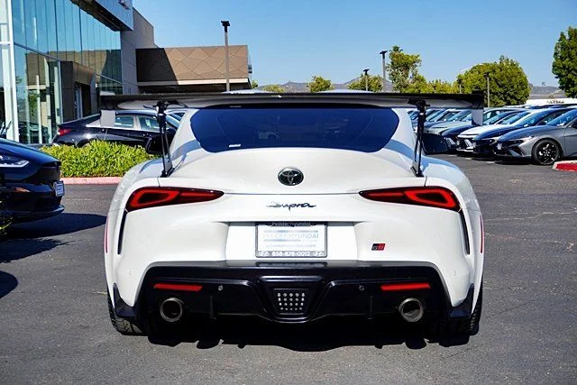 Used 2021 White Toyota 3.0 image 10