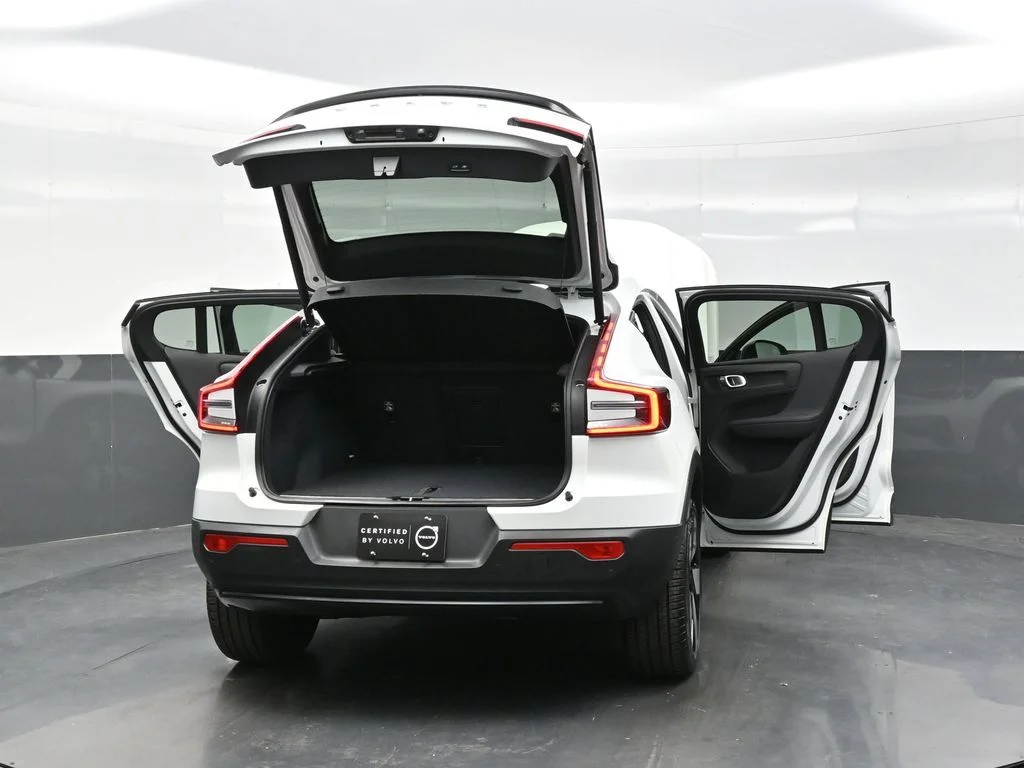Certified Used 2023 Crystal White Volvo Plus image 42