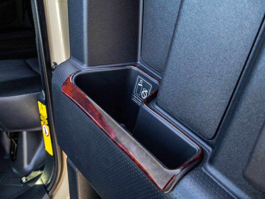 Used 2012  Toyota Base image 24