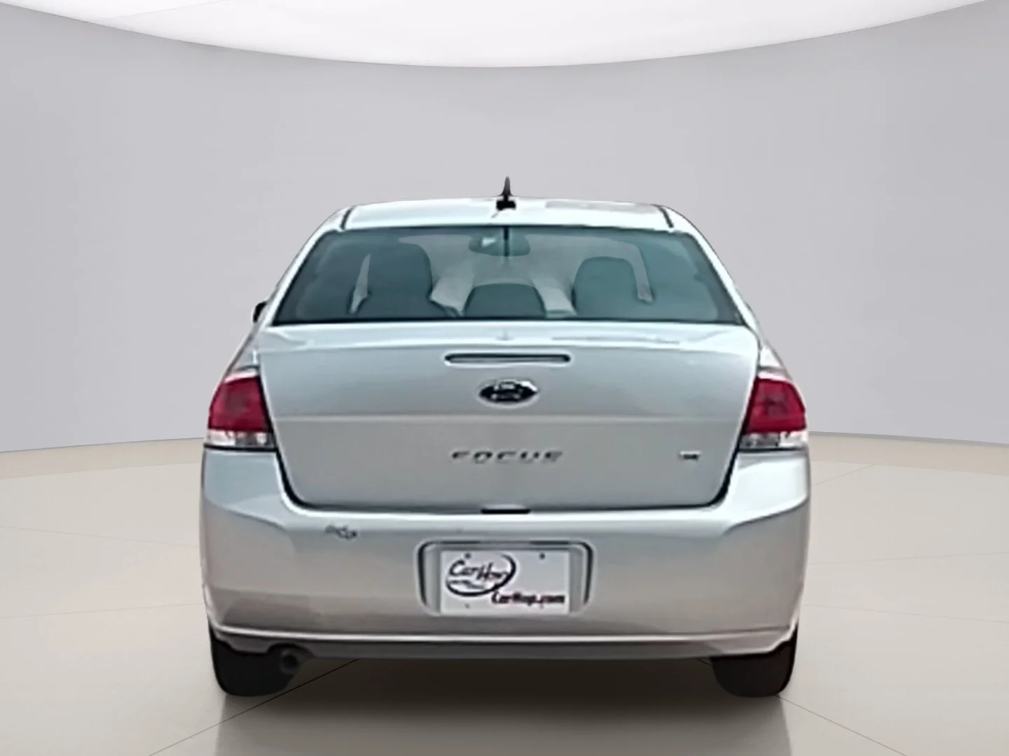 Used 2010 Silver Ford SE image 5