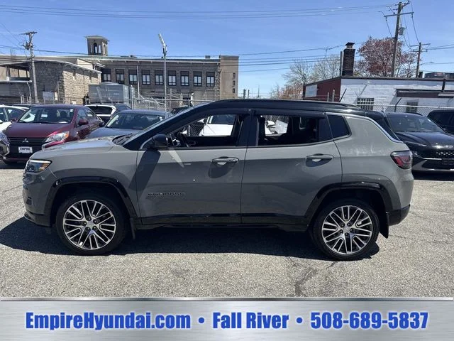 Used 2022 Gray Jeep Limited image 10