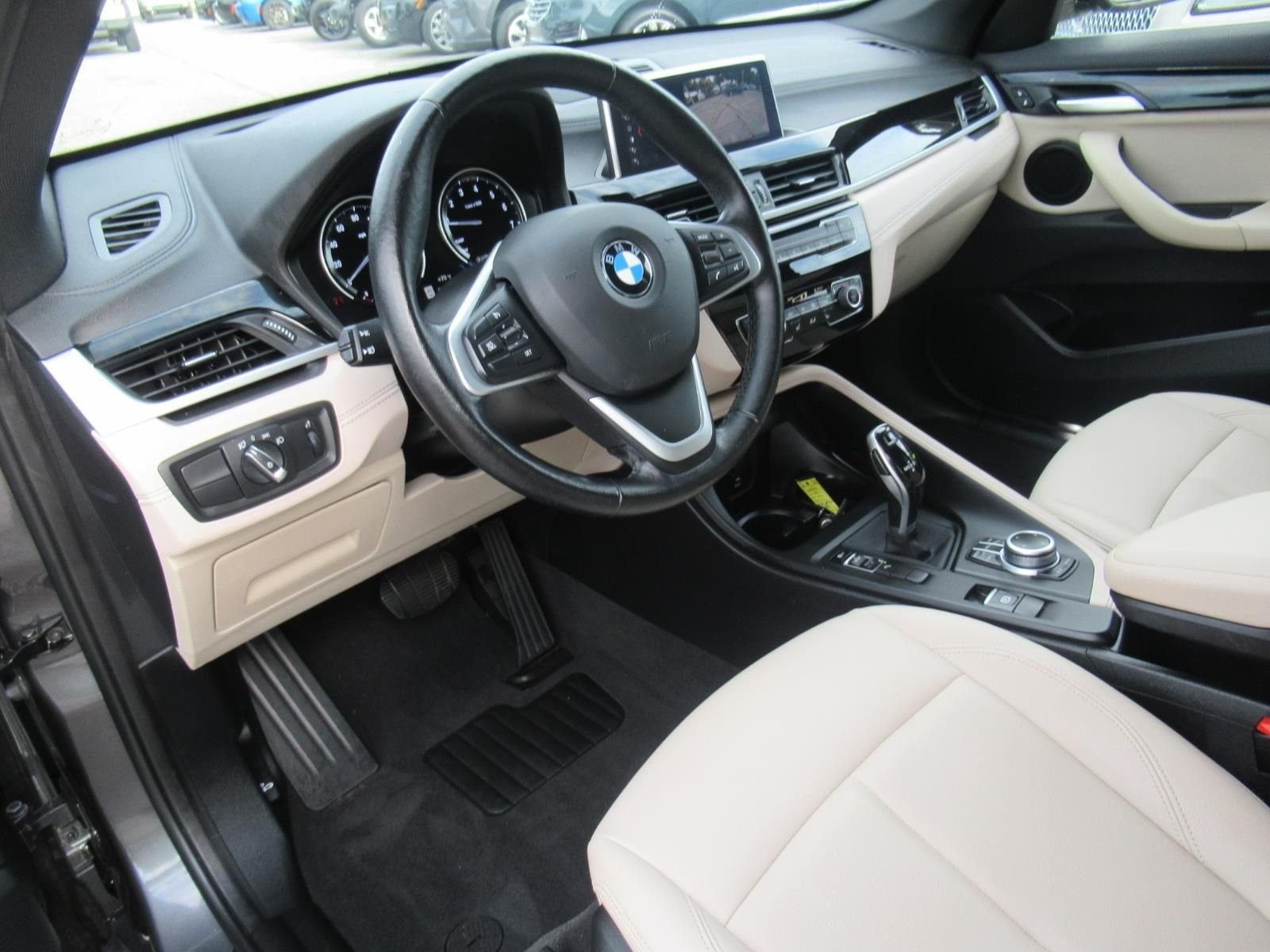 Used 2022 Gray BMW sDrive28i image 15