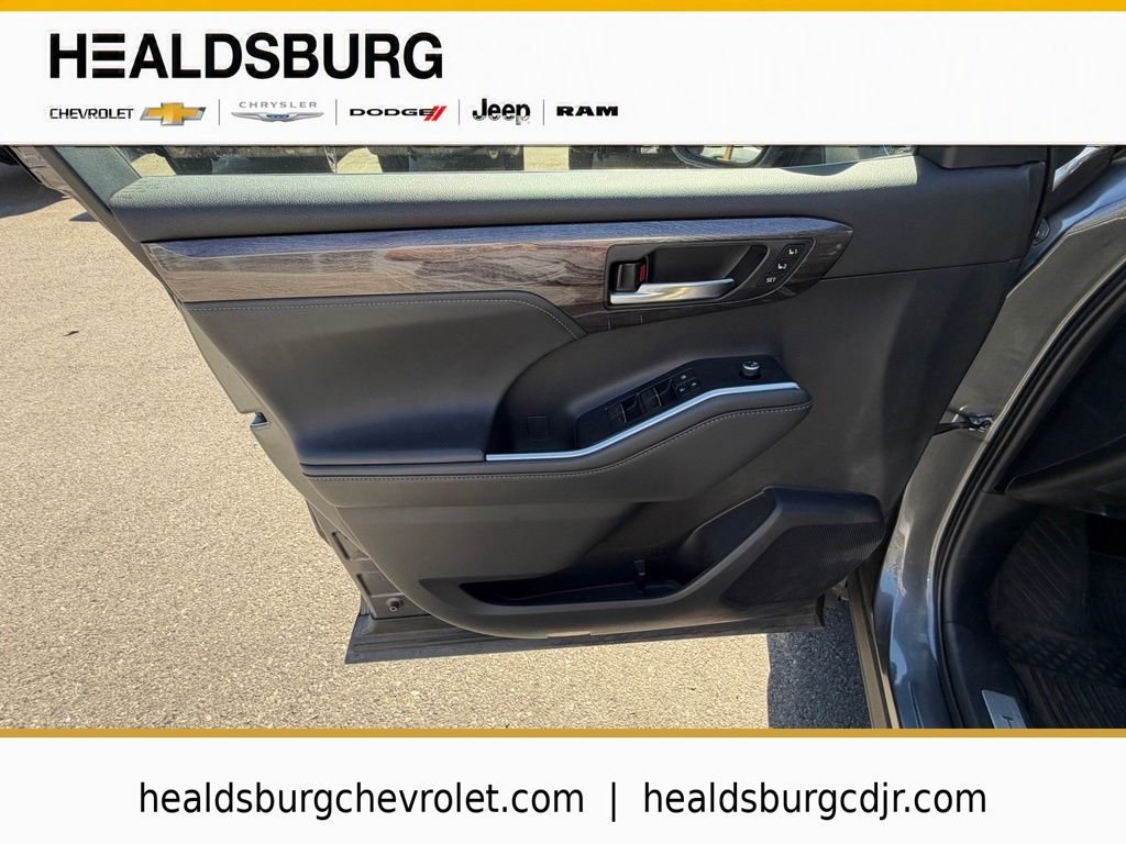 2022 Toyota Highlander Limited - Photo 11