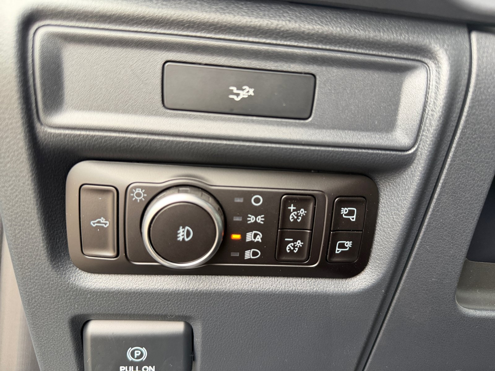 New 2026 Oxford White Ford XLT image 25