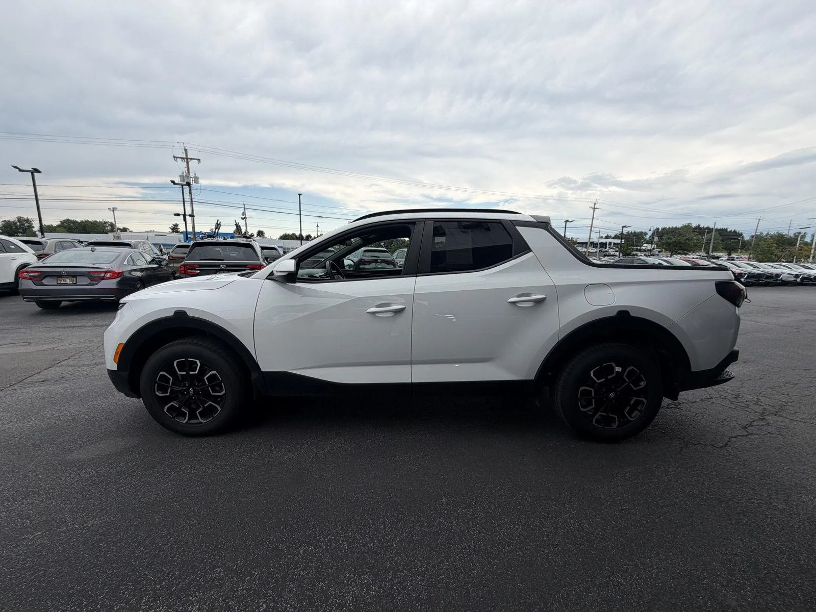 Used 2022 Ice White Hyundai SEL Premium image 6
