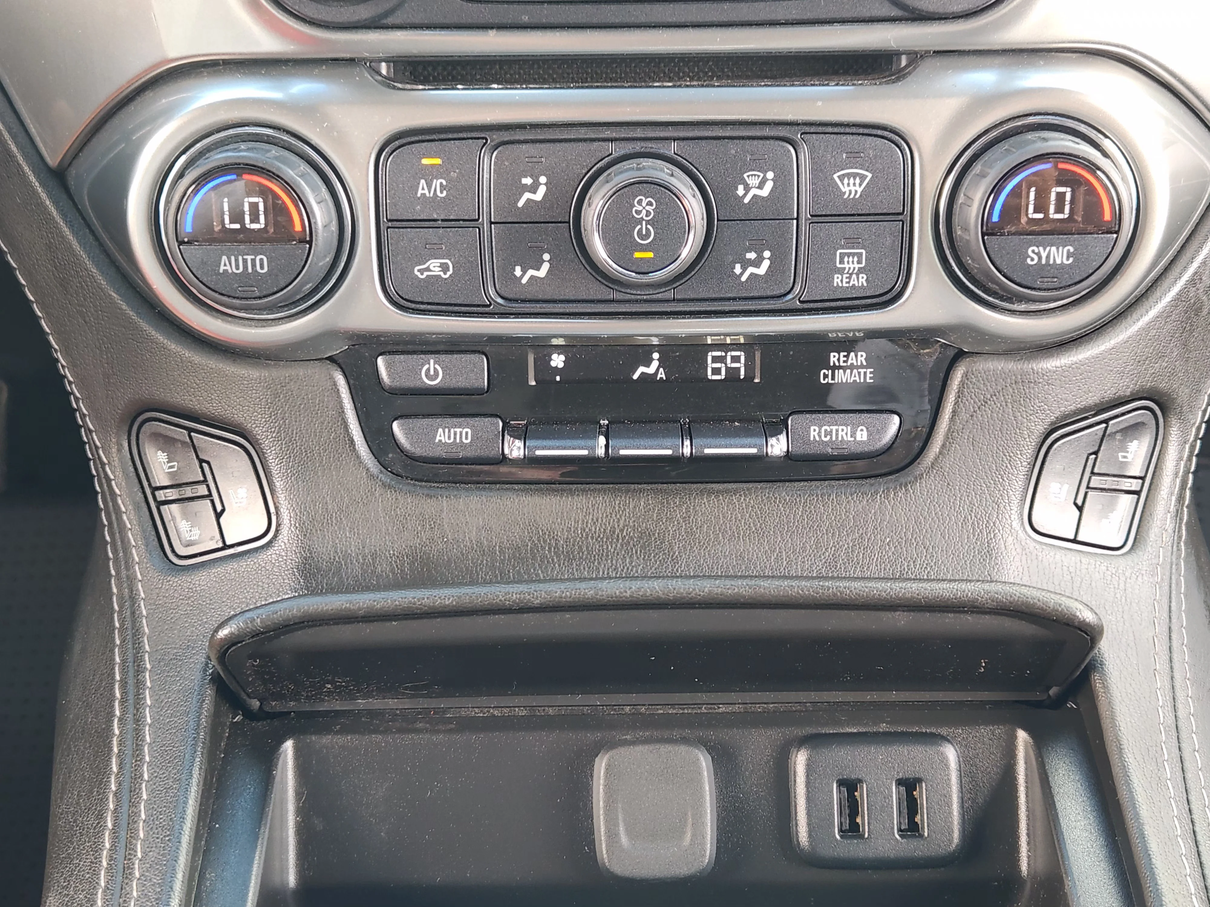 Used 2019 Black Chevrolet Premier image 20
