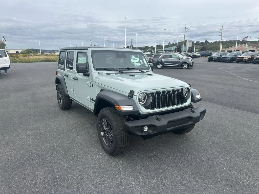 New 2027 Earl Clearcoat Jeep Sport S image 2