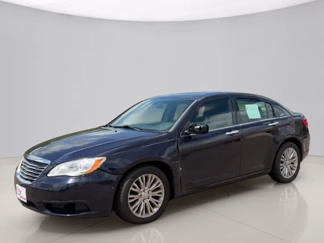 Pre-Owned 2012 Chrysler 200 LIMITED
