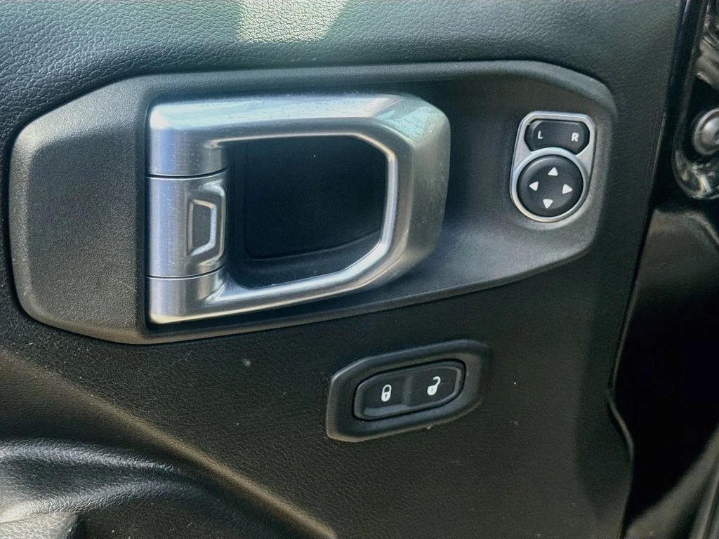 Used 2022 Black Jeep Unlimited Rubicon 4xe image 19