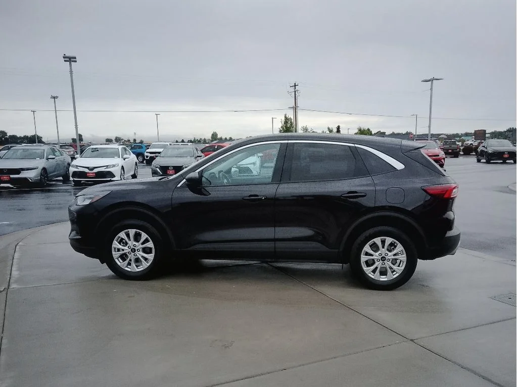 Used 2024 Agate Black Metallic Ford Active image 6
