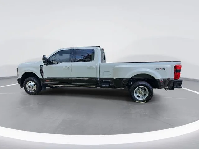 Used 2024  Ford King Ranch image 6