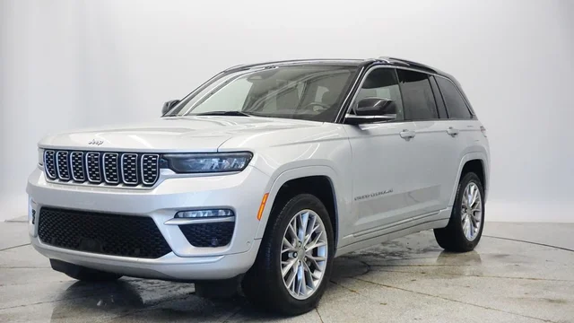 2022 Jeep Grand Cherokee Summit