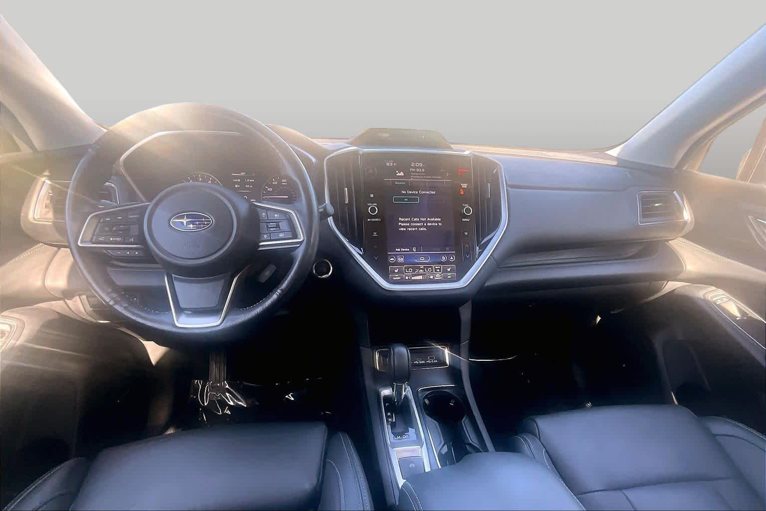 Used 2023 Ice Silver Metallic Subaru Limited image 16