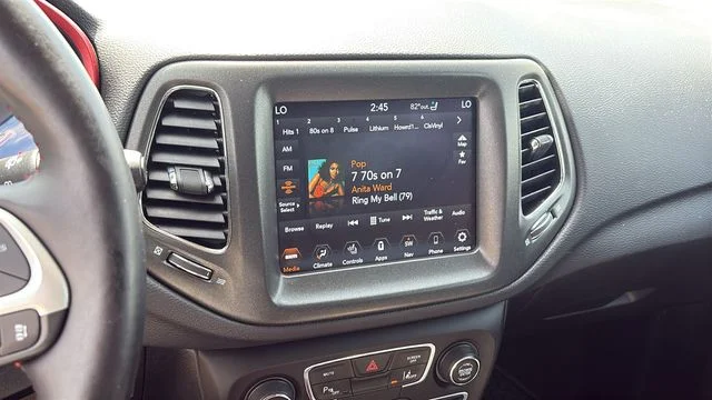 Used 2021 White Jeep Trailhawk image 15