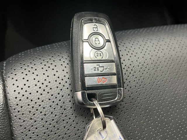 Used 2024 Avalanche Gray Ford LARIAT image 29