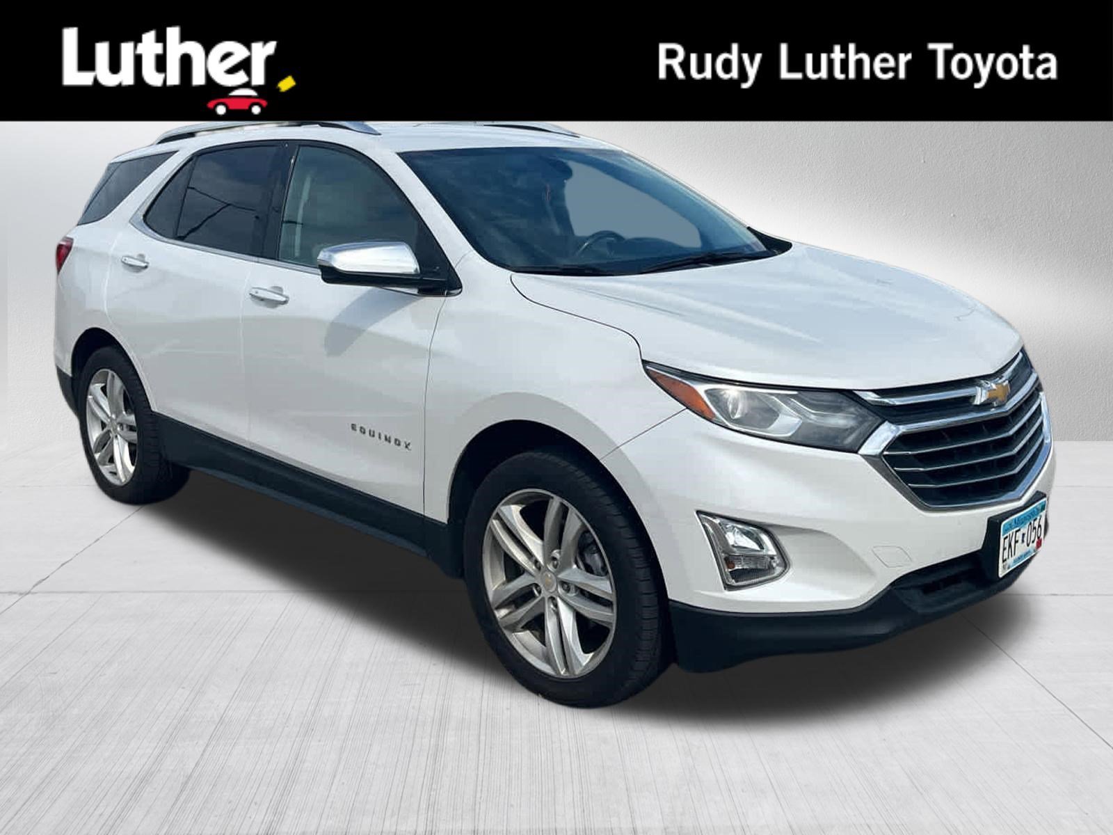 Used 2019 Iridescent Pearl Tricoat Chevrolet Premier image 1