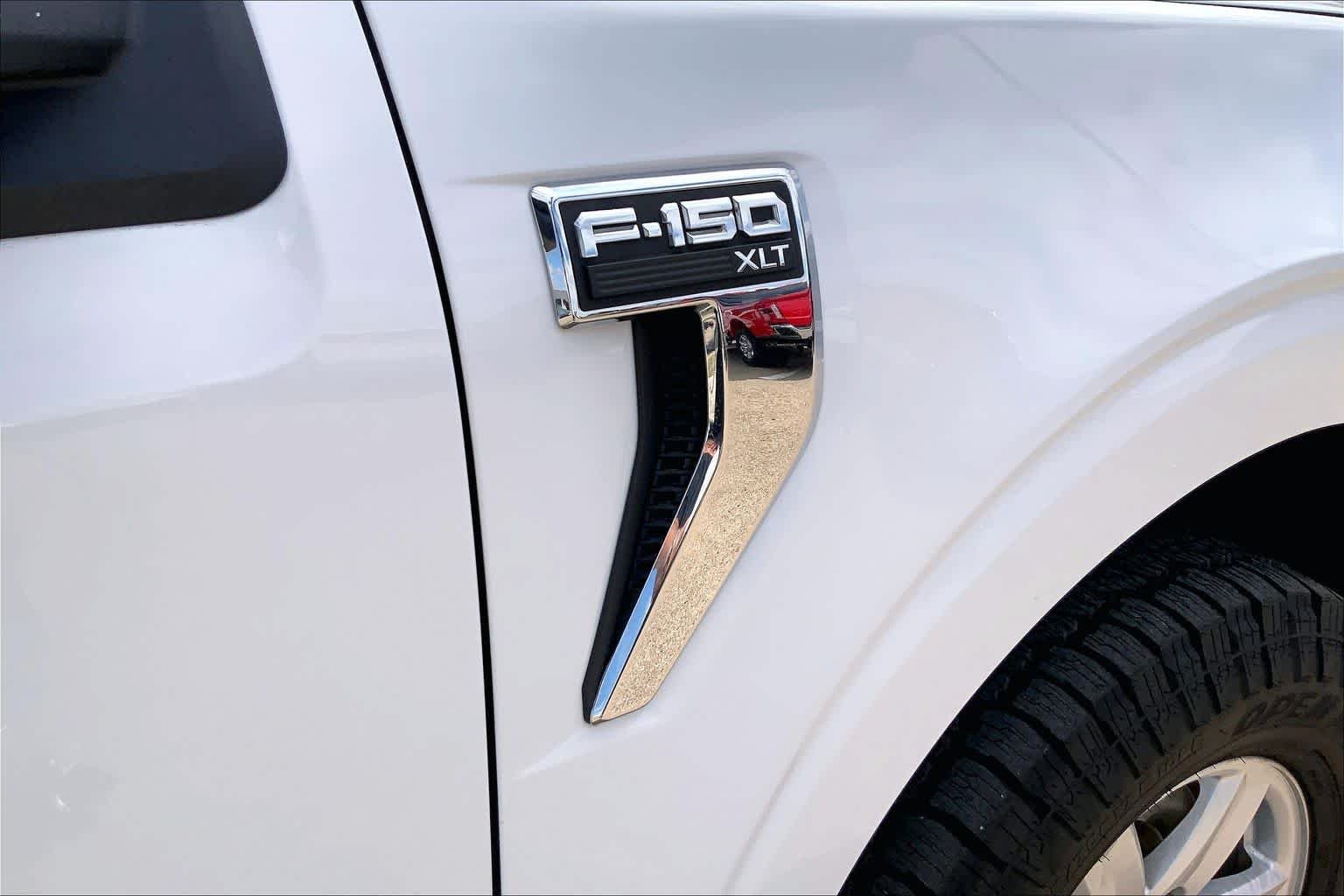 Used 2022 Oxford White Ford XLT image 10