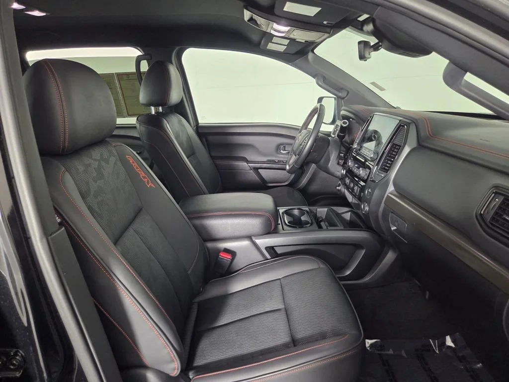 2024 Nissan Titan PRO-4X - Photo 31